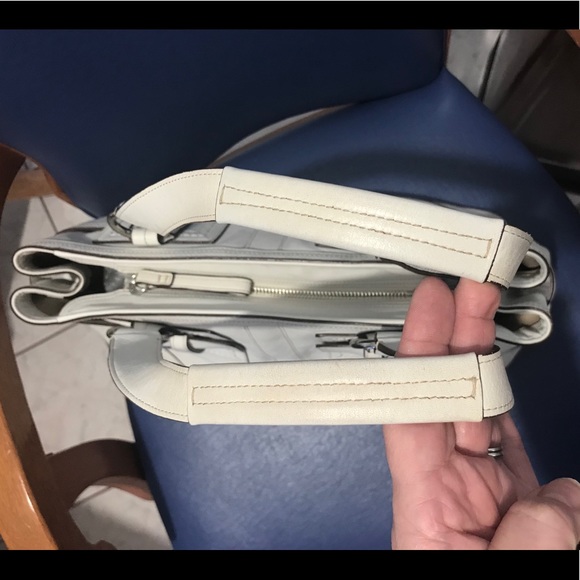 Coach ivory leather Soho zip satchel - Picture 4 of 16